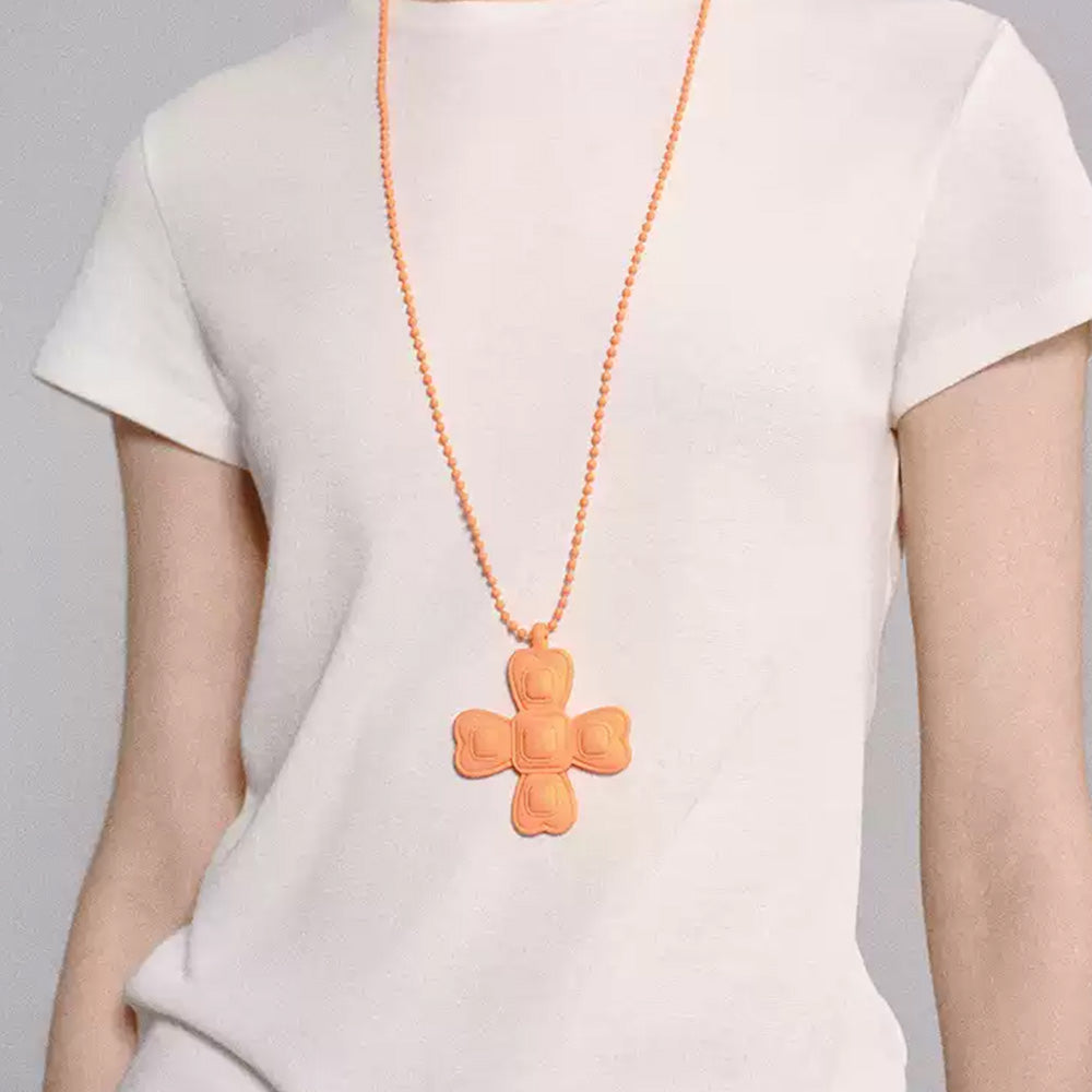 tokokkino Color Resin Bow Necklace