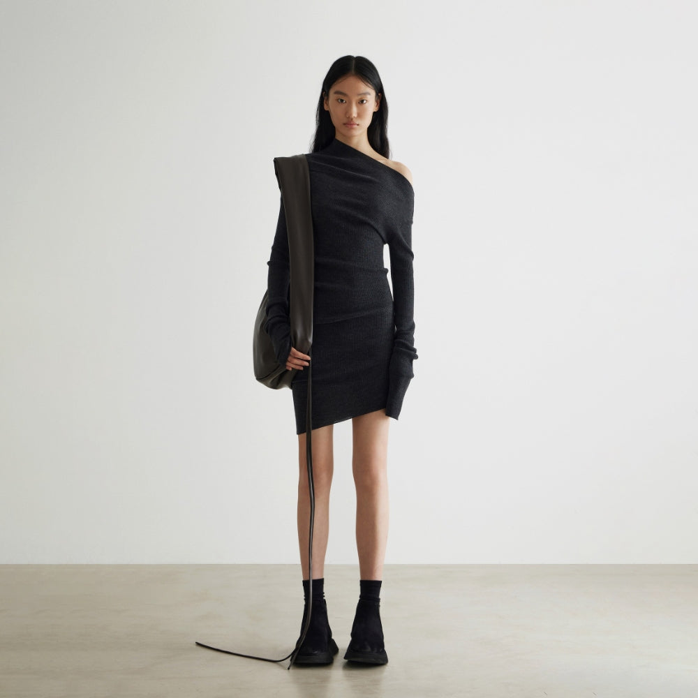 Simple curved multi-wear wool knit dress
