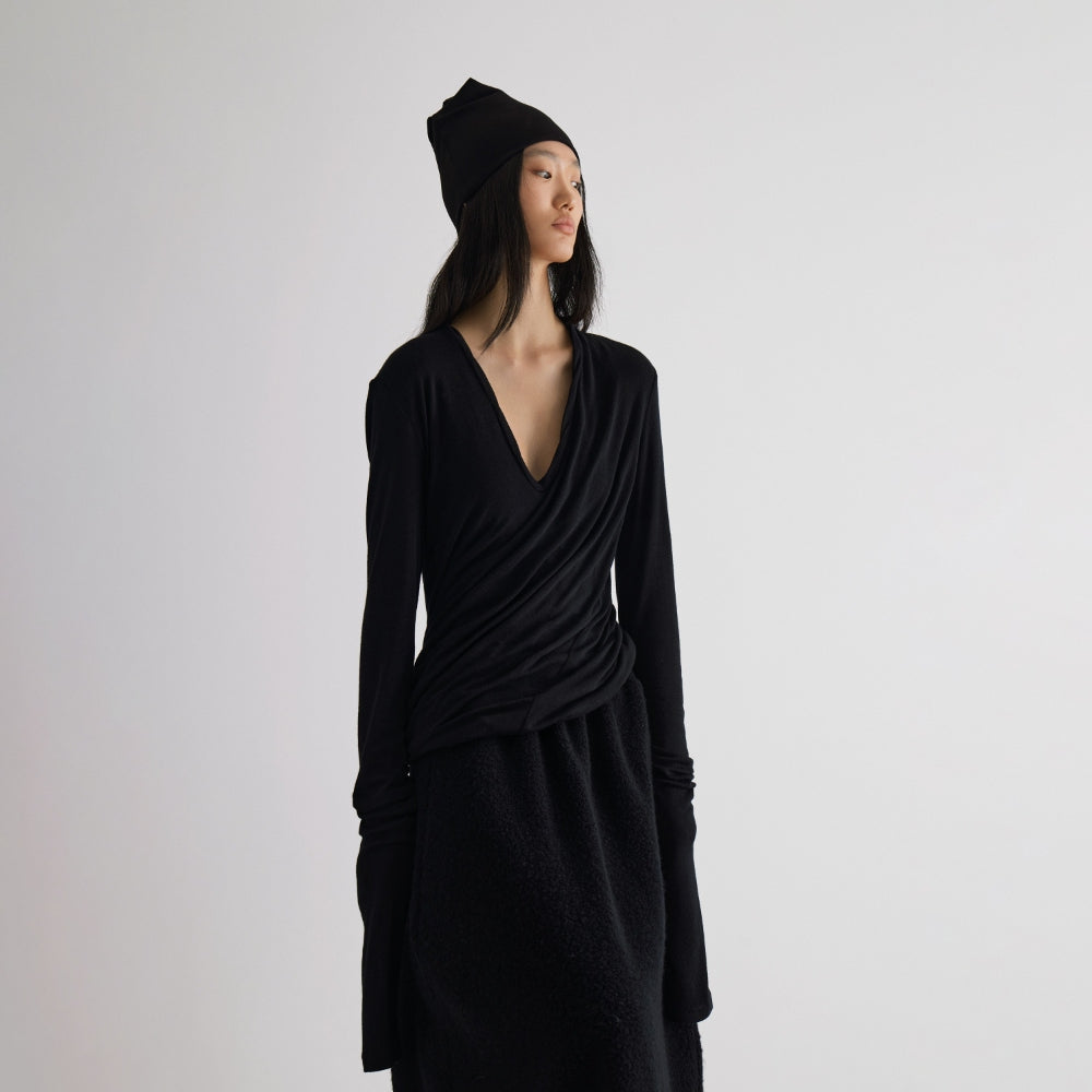 YUEXLIANG Simple Rotated Pleated V-Neck Long Sleeve Top