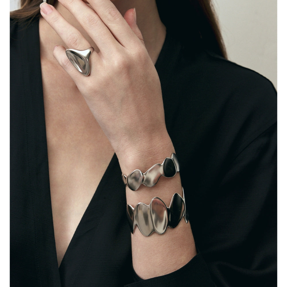 MONSECRET Wide Cuff Bracelet