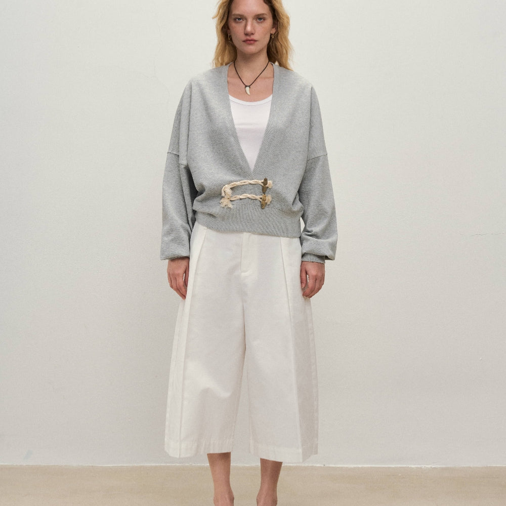 Dpercent丨Large V-neck high-end short loose large V-neck horn button gray long-sleeved sweatshirt top