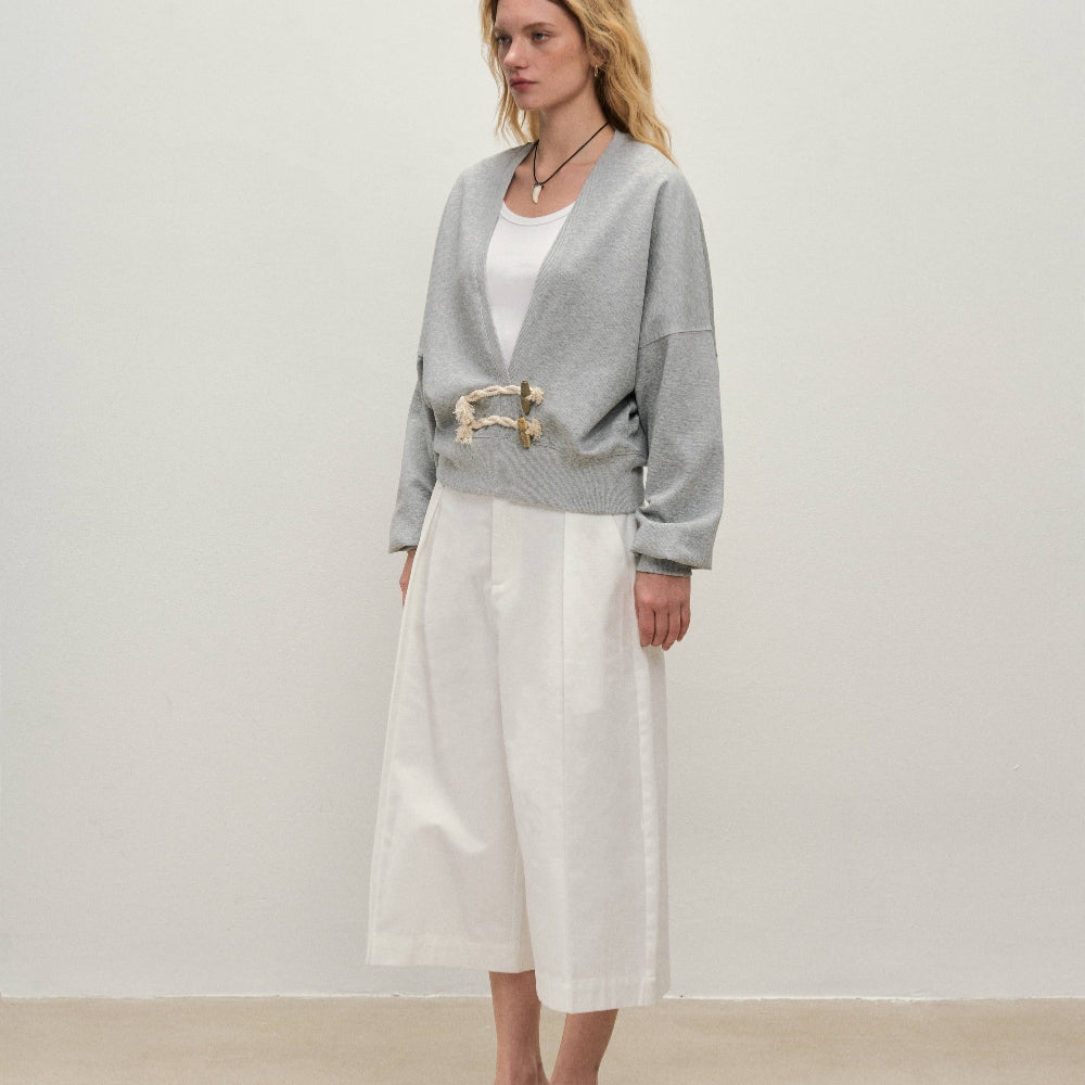 Dpercent丨Large V-neck high-end short loose large V-neck horn button gray long-sleeved sweatshirt top