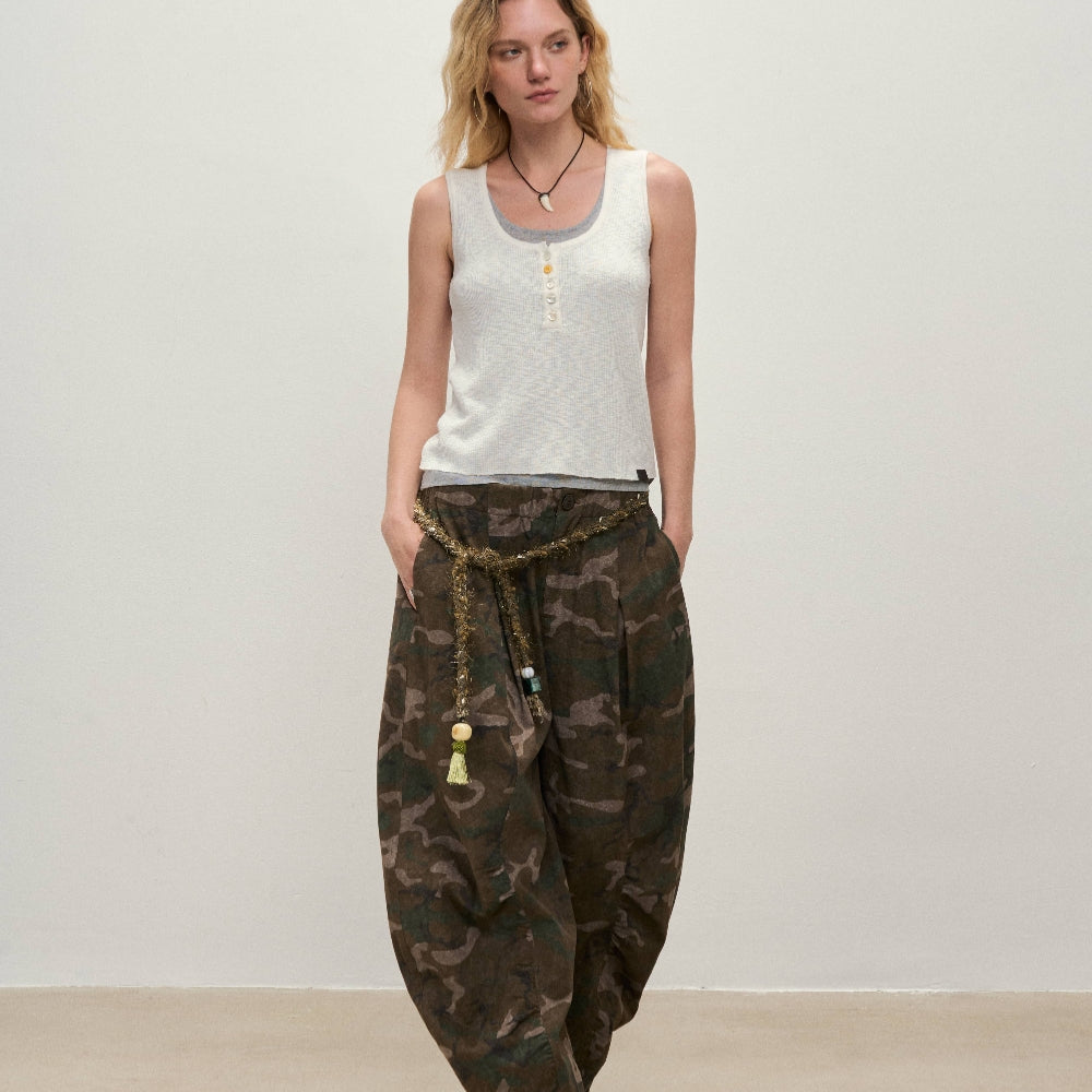 Dpercent丨U-neck contrast color wide shoulder fake two-piece layered woven vest