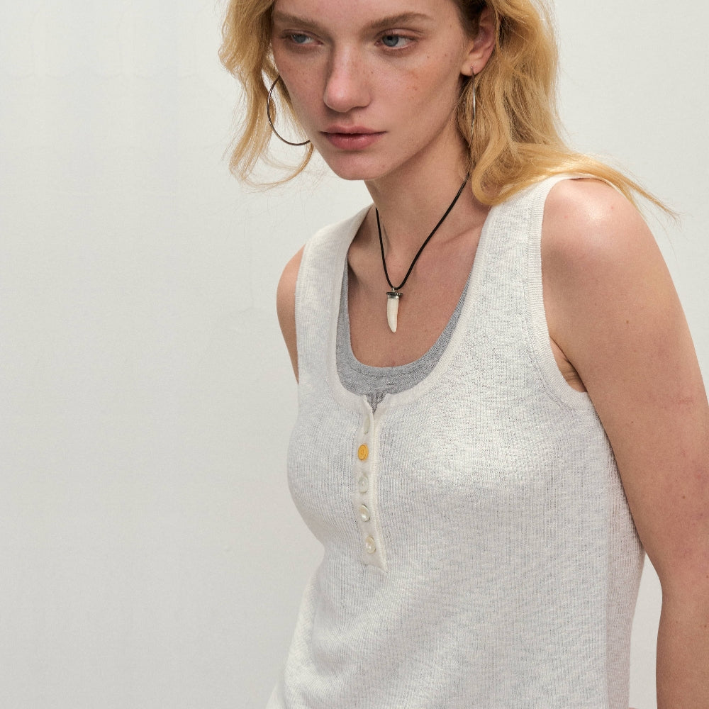 Dpercent丨U-neck contrast color wide shoulder fake two-piece layered woven vest