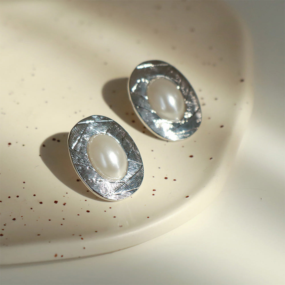 MFOW Oval Pearl Earrings