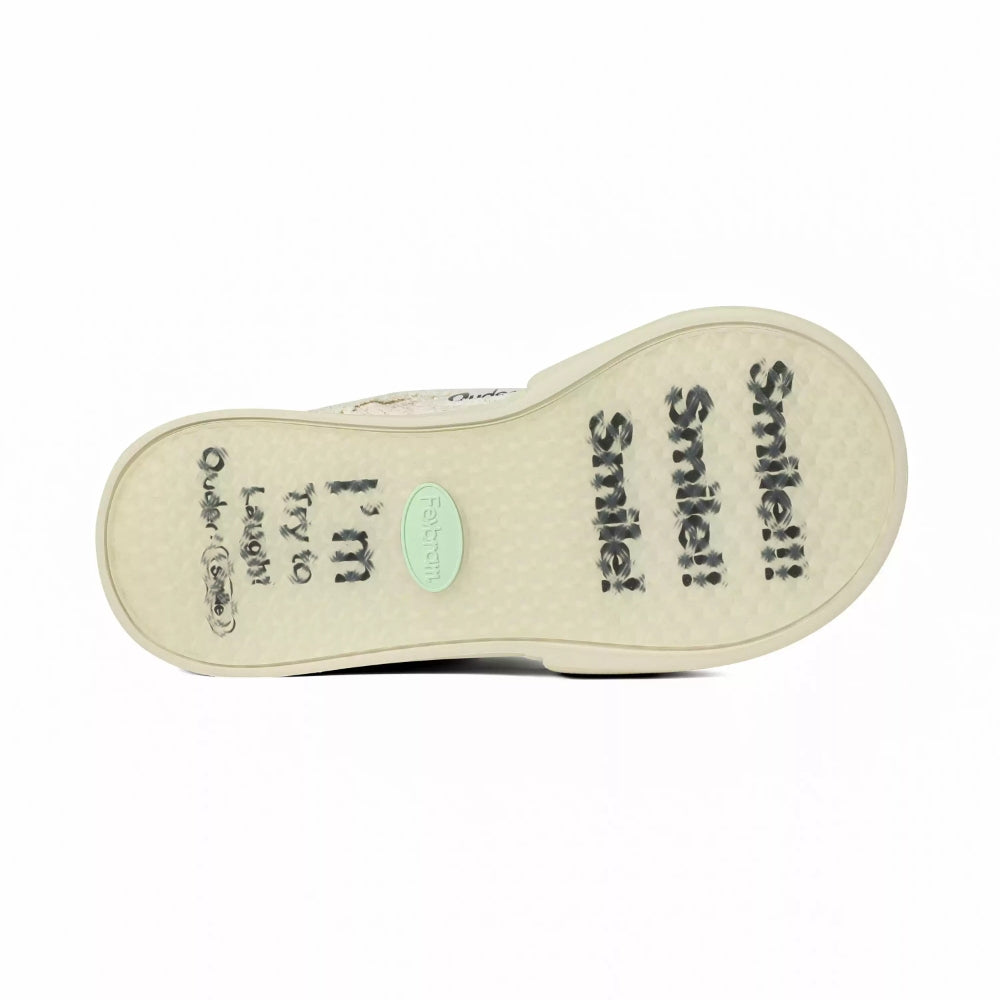 Ouder smiler open smile canvas shoes white