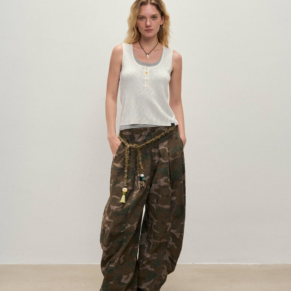 Dpercent丨U-neck contrast color wide shoulder fake two-piece layered woven vest