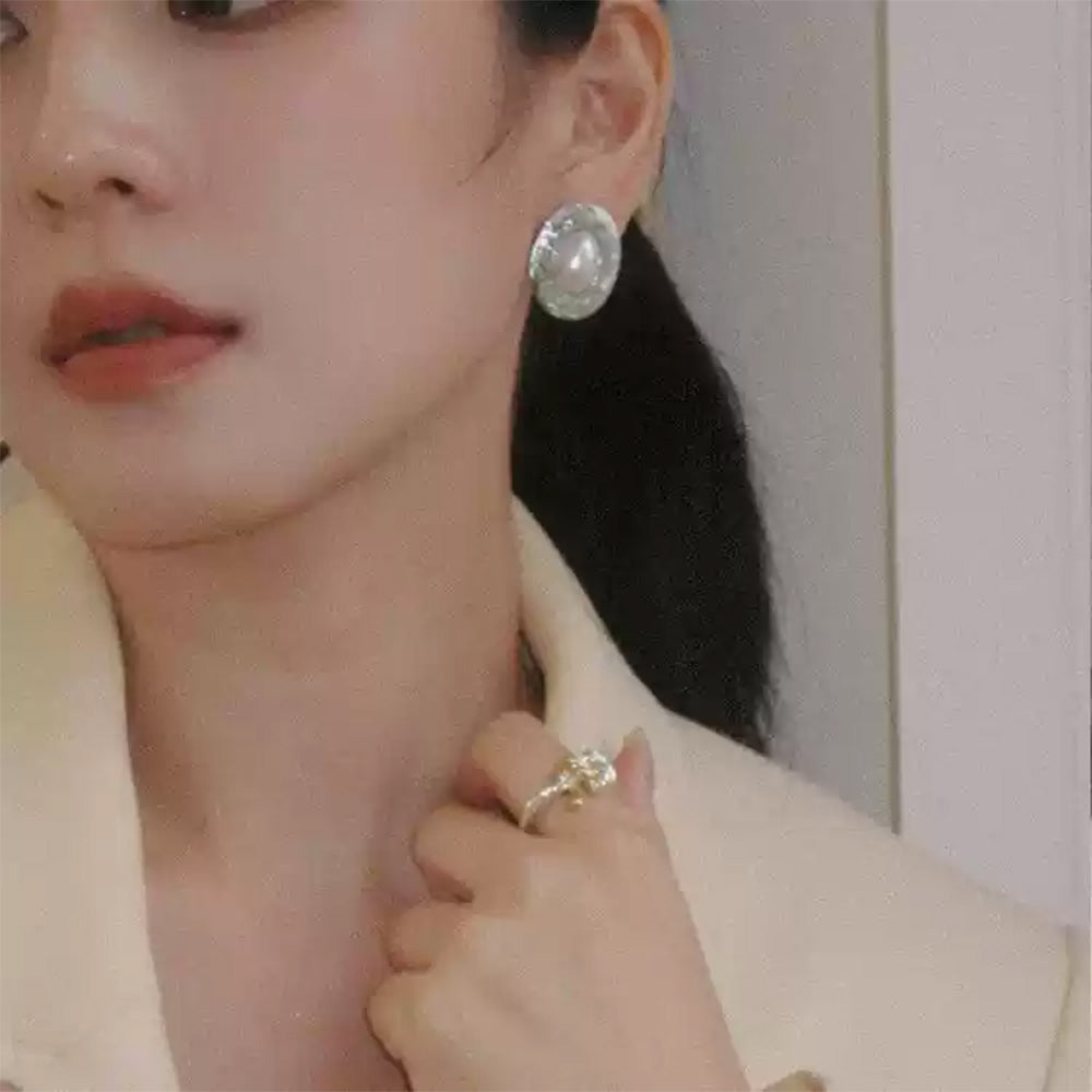 MFOW Oval Pearl Earrings