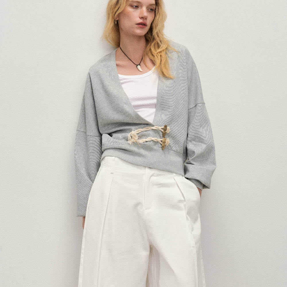 Dpercent丨Large V-neck high-end short loose large V-neck horn button gray long-sleeved sweatshirt top