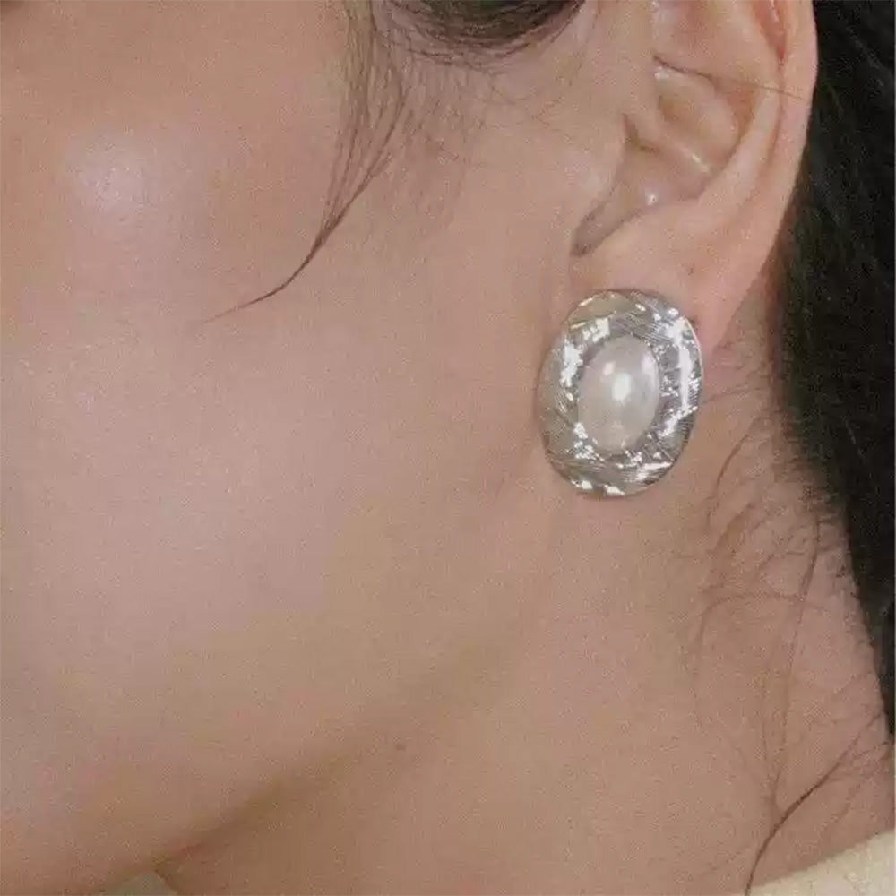 MFOW Oval Pearl Earrings