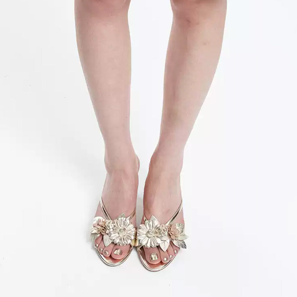 ARCADIAGYAL Gold Flower Heels