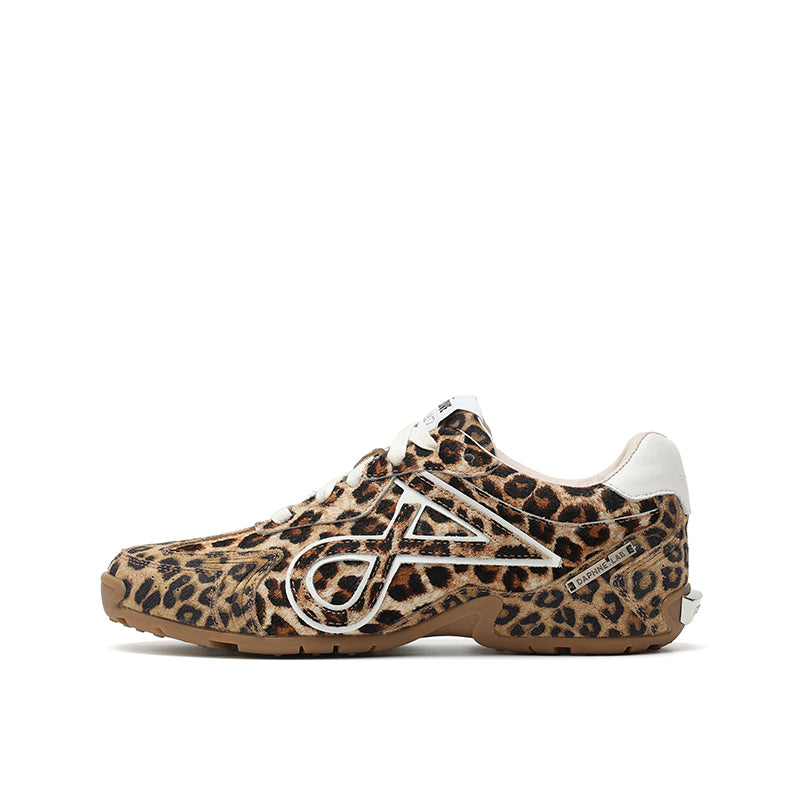 DAPHNE LAB [Sugar Cube] Training Shoes