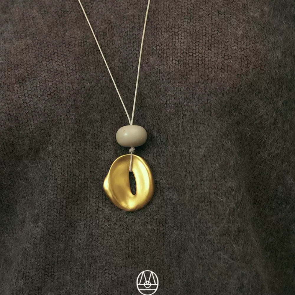 MONSECRET Fluid Pendant Necklace