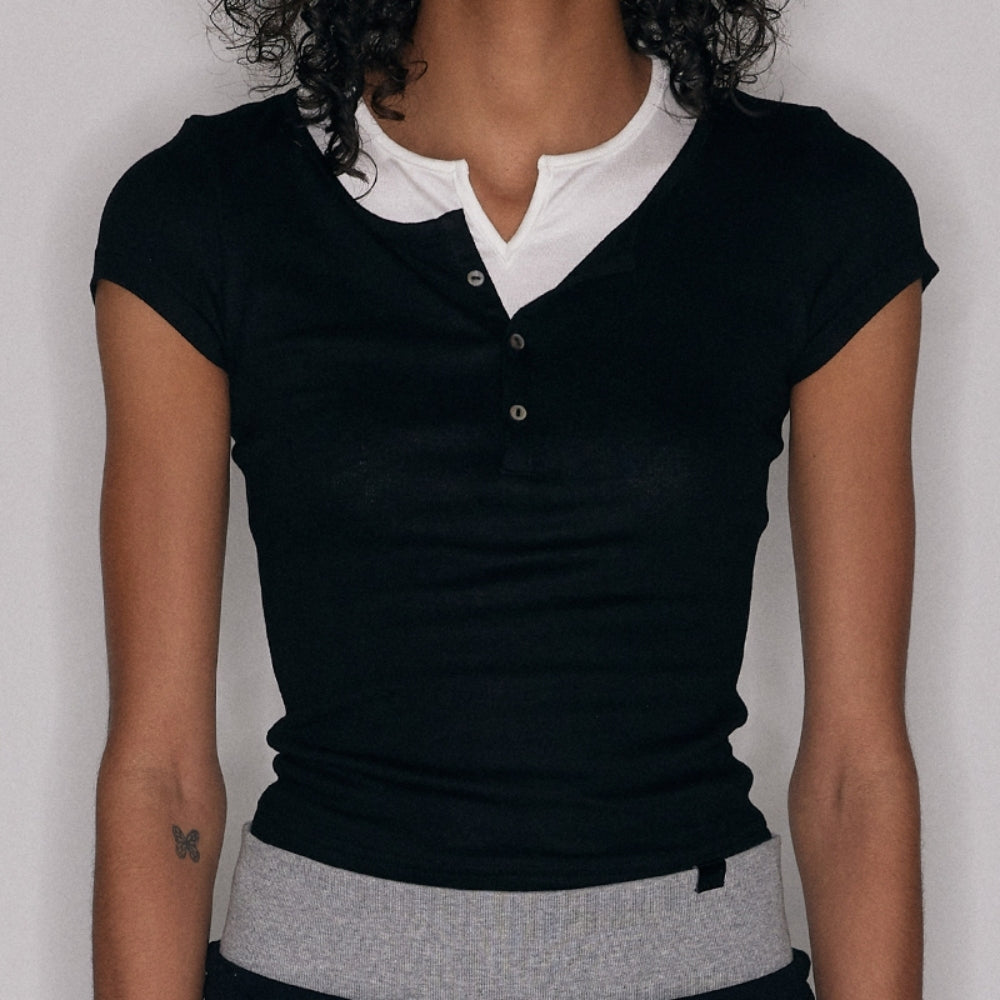 SANFRONTIERES Two-Tone Henley Tee